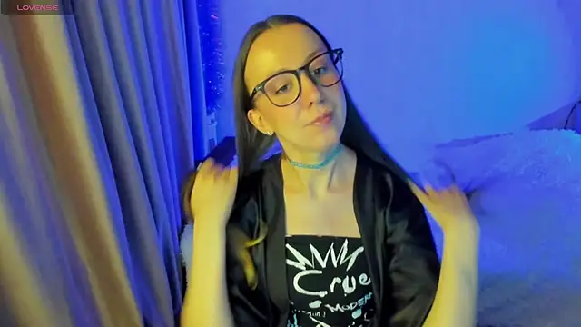 Snapshot of CurlySteph chatting on October 31, 2025, 4:30 pm CurlySteph online show from October 31, 2025, 4:30 pm