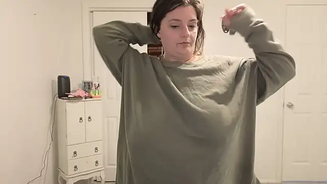 magicsparkles online show from April 2, 2026, 3:37 am