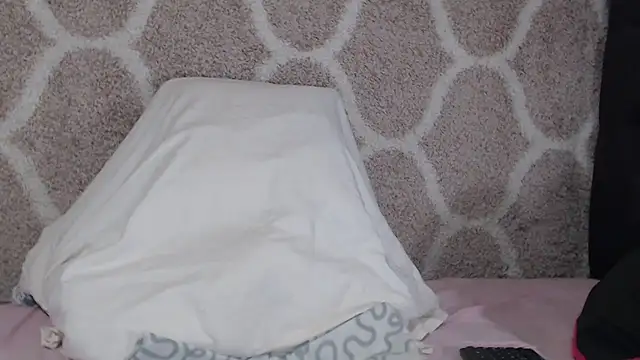 Hottie-Mom online show from March 3, 2026, 10:21 am