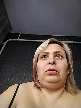 Snapshot of EvaCristal chatting on March 10, 2025, 12:15 pm EvaCristal online show from March 10, 2025, 12:15 pm