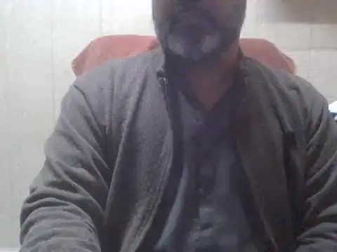 Snapshot of hairymaster95 chatting on January 3, 2025, 4:11 am hairymaster95 online show from January 3, 2025, 4:11 am