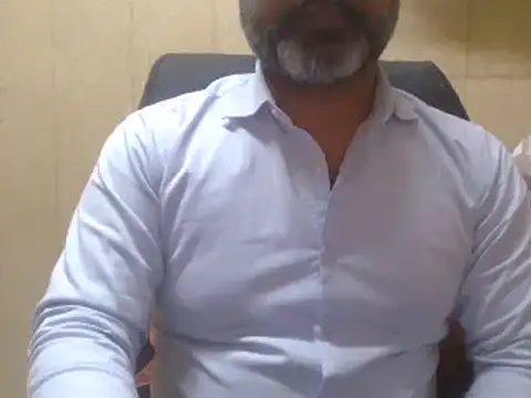 Snapshot of hairymaster95 chatting on February 12, 2025, 4:12 am hairymaster95 online show from February 12, 2025, 4:12 am