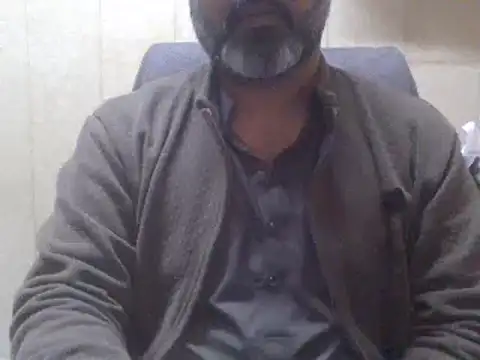 Snapshot of hairymaster95 chatting on March 1, 2025, 6:24 am hairymaster95 online show from March 1, 2025, 6:24 am