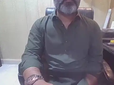 hairymaster95 online show from July 27, 2026, 4:08 am