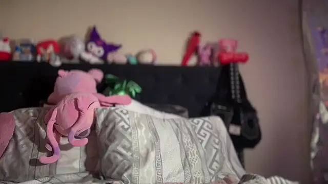 Cum2Charm online show from February 14, 2026, 9:28 am