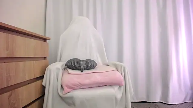 Snapshot of faceless_ chatting on February 28, 2025, 11:36 am faceless online show from February 28, 2025, 11:36 am