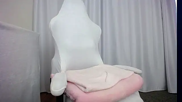 Snapshot of faceless_ chatting on October 13, 2025, 8:03 am faceless online show from October 13, 2025, 8:03 am