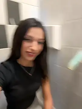  MiaQueen  online show from November 1, 2025, 10:45 pm