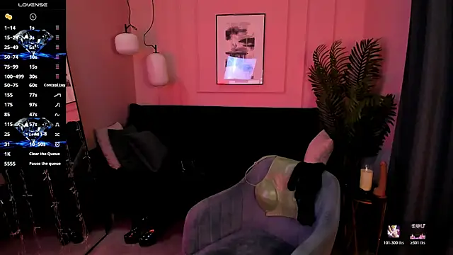 KylieMellow online show from March 29, 2026, 5:29 am