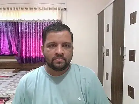 Snapshot of dhruv_love chatting on October 29, 2025, 4:04 am dhruv love online show from October 29, 2025, 4:04 am