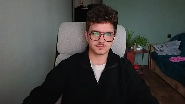 Snapshot of Remy_Miles chatting on November 9, 2025, 6:12 am Remy Miles online show from November 9, 2025, 6:12 am