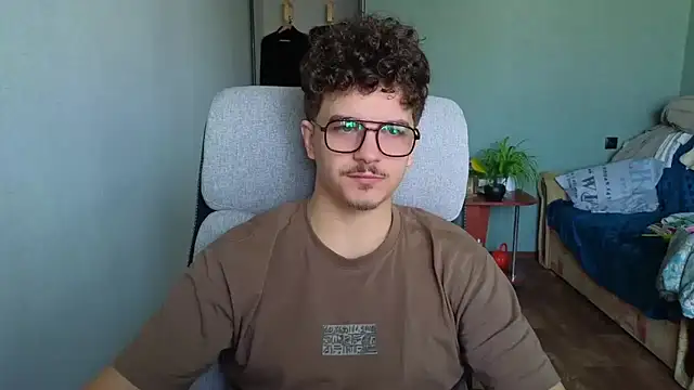 Snapshot of Remy_Miles chatting on November 15, 2025, 8:00 am Remy Miles online show from November 15, 2025, 8:00 am