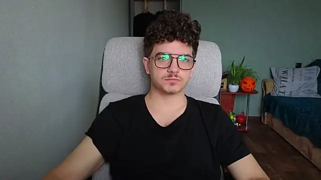 Snapshot of Remy_Miles chatting on November 24, 2025, 9:09 am Remy Miles online show from November 24, 2025, 9:09 am