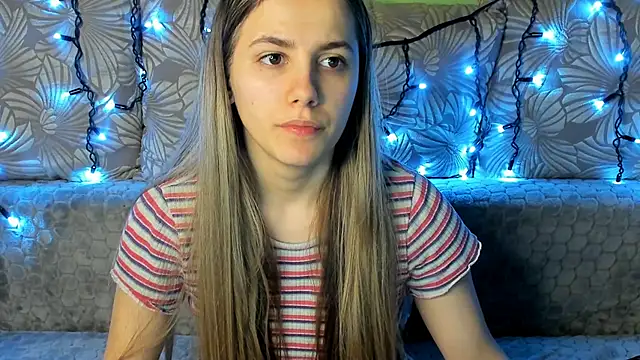 Snapshot of MaggieCake chatting on December 24, 2024, 3:49 am MaggieCake online show from December 24, 2024, 3:49 am