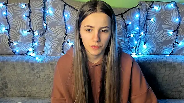 Snapshot of MaggieCake chatting on December 27, 2024, 1:00 am MaggieCake online show from December 27, 2024, 1:00 am