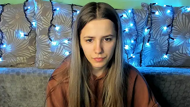 Snapshot of MaggieCake chatting on December 30, 2024, 1:58 am MaggieCake online show from December 30, 2024, 1:58 am