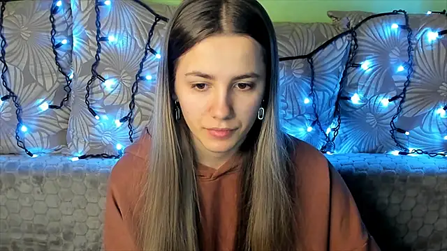 Snapshot of MaggieCake chatting on January 7, 2025, 5:54 am MaggieCake online show from January 7, 2025, 5:54 am