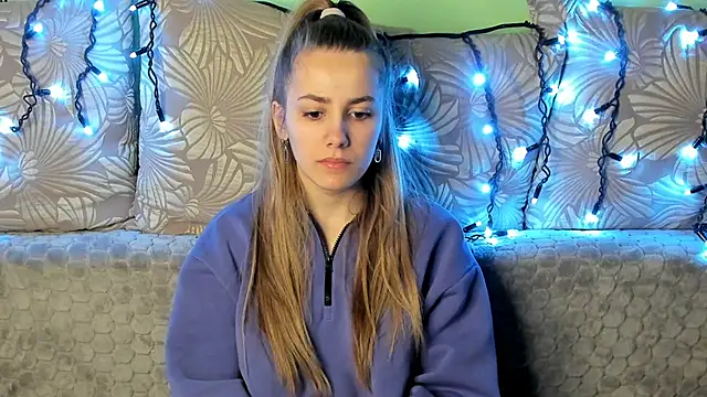 Snapshot of MaggieCake chatting on January 11, 2025, 6:56 am MaggieCake online show from January 11, 2025, 6:56 am