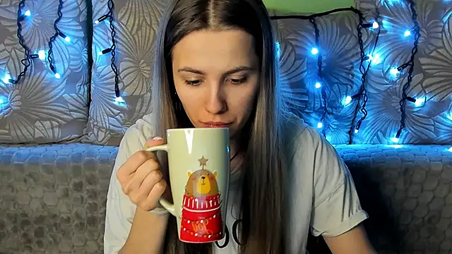 Snapshot of MaggieCake chatting on January 17, 2025, 1:25 am MaggieCake online show from January 17, 2025, 1:25 am