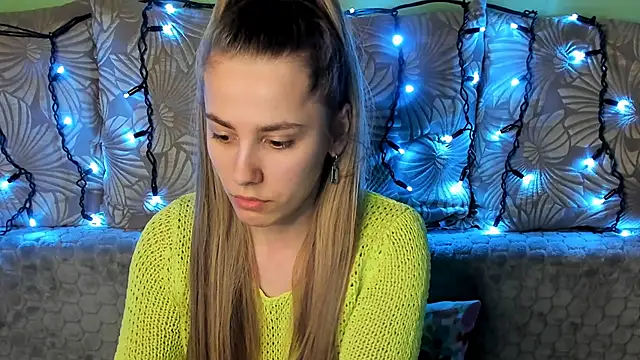 Snapshot of MaggieCake chatting on January 28, 2025, 1:50 am MaggieCake online show from January 28, 2025, 1:50 am