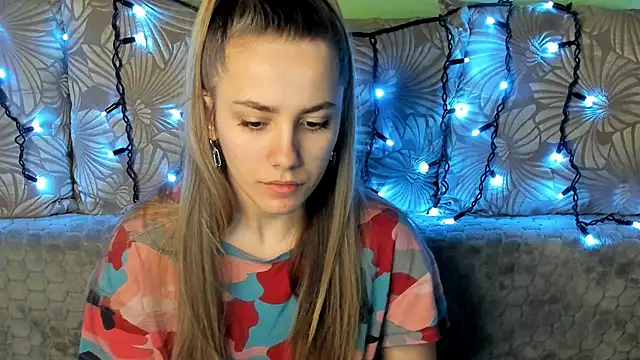 Snapshot of MaggieCake chatting on January 31, 2025, 5:19 am MaggieCake online show from January 31, 2025, 5:19 am