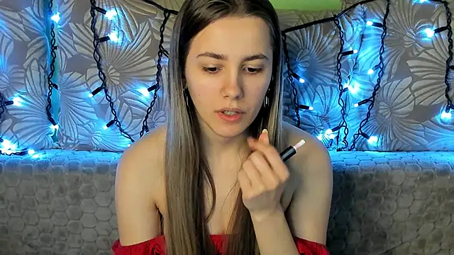 Snapshot of MaggieCake chatting on February 12, 2025, 8:49 am MaggieCake online show from February 12, 2025, 8:49 am