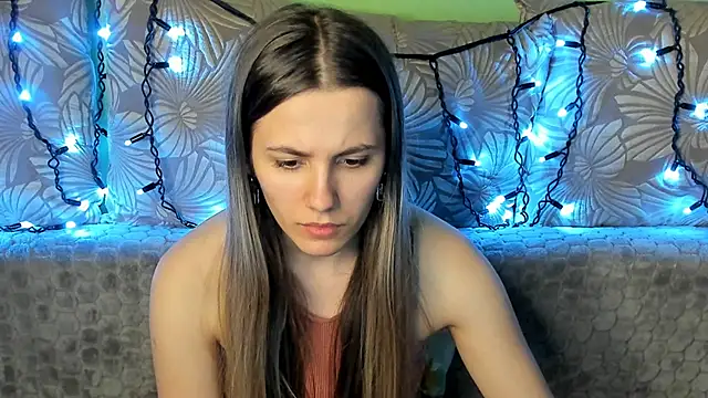 Snapshot of MaggieCake chatting on February 13, 2025, 5:26 am MaggieCake online show from February 13, 2025, 5:26 am