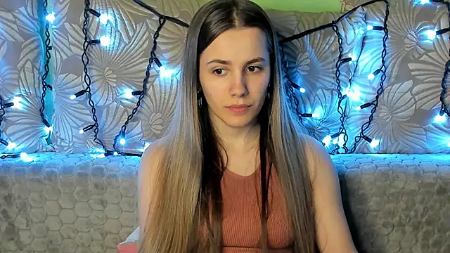 Snapshot of MaggieCake chatting on February 14, 2025, 1:34 am MaggieCake online show from February 14, 2025, 1:34 am