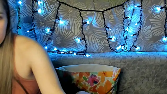 Snapshot of MaggieCake chatting on February 15, 2025, 1:21 am MaggieCake online show from February 15, 2025, 1:21 am