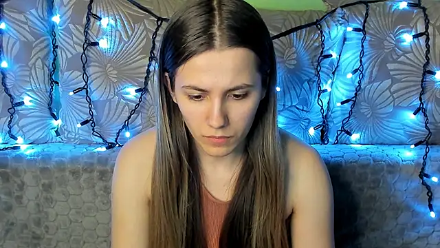 Snapshot of MaggieCake chatting on February 15, 2025, 4:58 am MaggieCake online show from February 15, 2025, 4:58 am