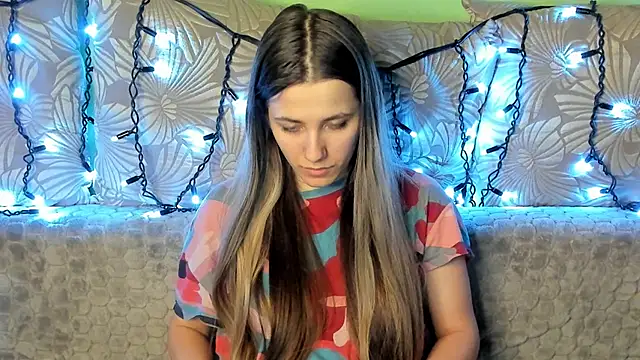 Snapshot of MaggieCake chatting on February 16, 2025, 1:47 am MaggieCake online show from February 16, 2025, 1:47 am