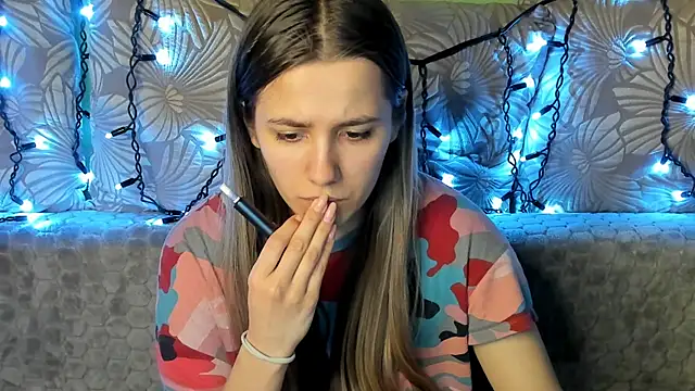 Snapshot of MaggieCake chatting on February 16, 2025, 4:53 am MaggieCake online show from February 16, 2025, 4:53 am