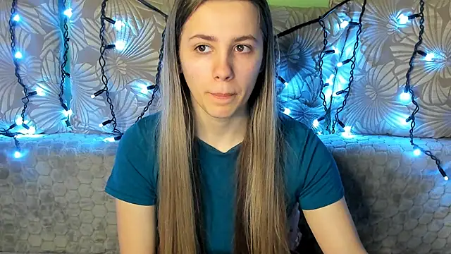 Snapshot of MaggieCake chatting on February 19, 2025, 4:55 am MaggieCake online show from February 19, 2025, 4:55 am