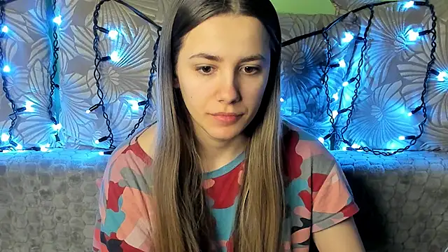 Snapshot of MaggieCake chatting on February 21, 2025, 5:13 am MaggieCake online show from February 21, 2025, 5:13 am