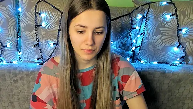 Snapshot of MaggieCake chatting on February 22, 2025, 4:40 am MaggieCake online show from February 22, 2025, 4:40 am