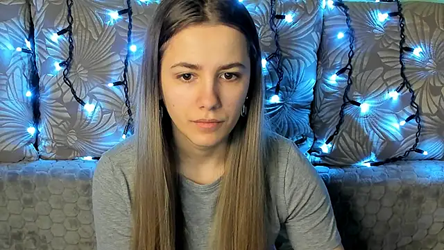 Snapshot of MaggieCake chatting on February 27, 2025, 5:45 am MaggieCake online show from February 27, 2025, 5:45 am