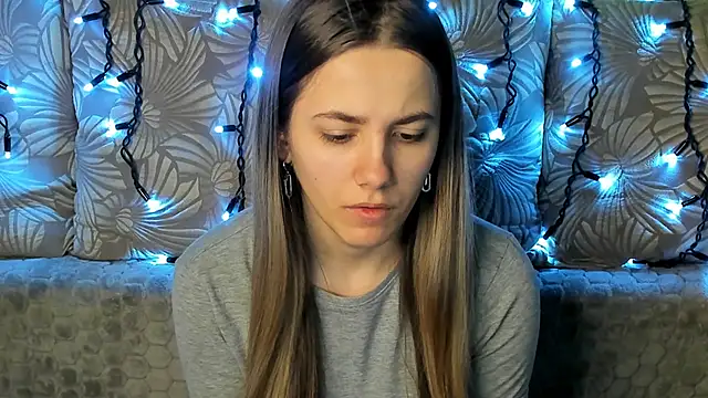 Snapshot of MaggieCake chatting on March 1, 2025, 5:52 am MaggieCake online show from March 1, 2025, 5:52 am