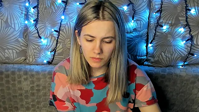 Snapshot of MaggieCake chatting on March 12, 2025, 1:25 am MaggieCake online show from March 12, 2025, 1:25 am