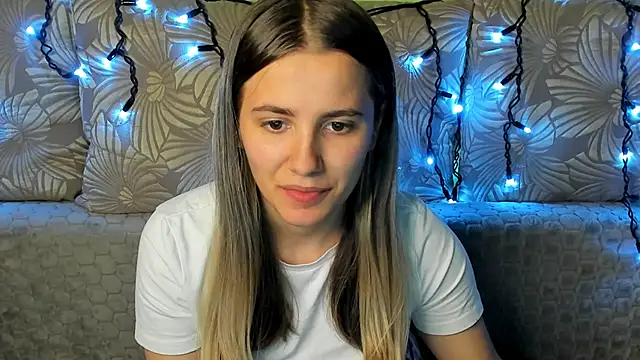 Snapshot of MaggieCake chatting on October 21, 2025, 12:00 am MaggieCake online show from October 21, 2025, 12:00 am