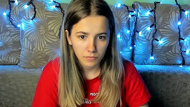 Snapshot of MaggieCake chatting on October 29, 2025, 1:30 am MaggieCake online show from October 29, 2025, 1:30 am