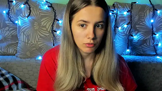 Snapshot of MaggieCake chatting on October 30, 2025, 3:52 am MaggieCake online show from October 30, 2025, 3:52 am