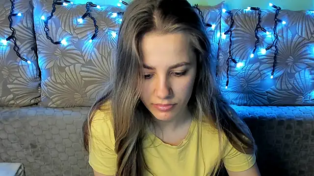 Snapshot of MaggieCake chatting on December 18, 2025, 3:56 am MaggieCake online show from December 18, 2025, 3:56 am