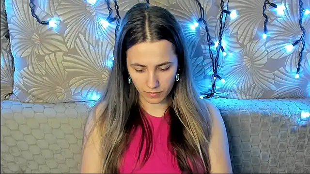 Snapshot of MaggieCake chatting on June 25, 2026, 1:49 am MaggieCake online show from June 25, 2026, 1:49 am