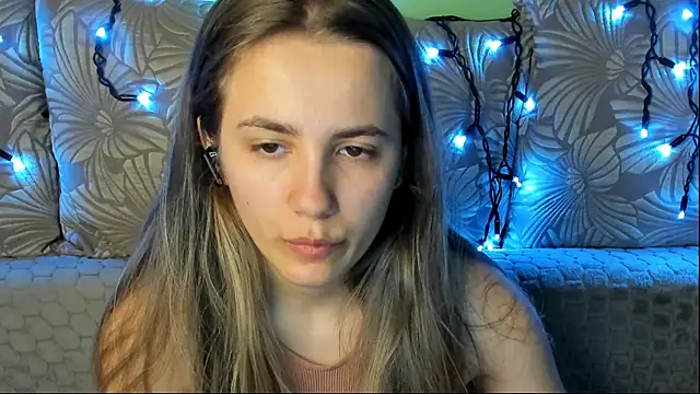 Snapshot of MaggieCake chatting on July 4, 2026, 2:29 am MaggieCake online show from July 4, 2026, 2:29 am