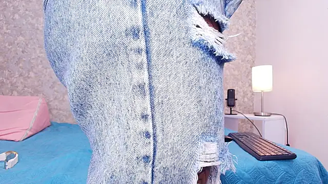 Snapshot of samanta_360 chatting on February 4, 2025, 12:00 pm samanta 360 online show from February 4, 2025, 12:00 pm