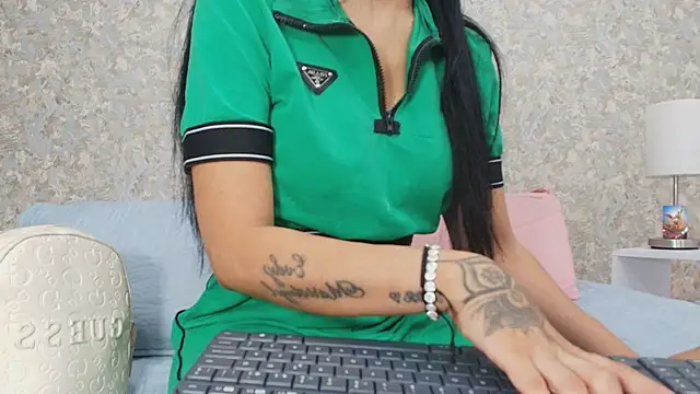 Snapshot of samanta_360 chatting on February 19, 2025, 12:00 pm samanta 360 online show from February 19, 2025, 12:00 pm