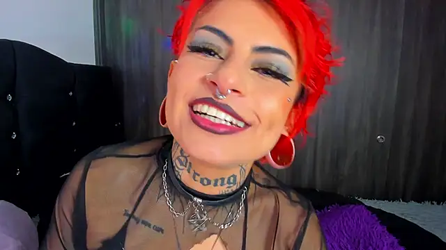 Snapshot of Rainnbow_ chatting on January 3, 2025, 6:33 am Rainnbow online show from January 3, 2025, 6:33 am