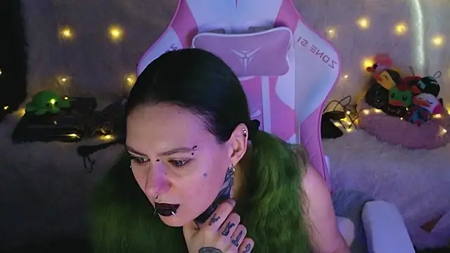 Ginger Stay online show from March 6, 2026, 8:33 am