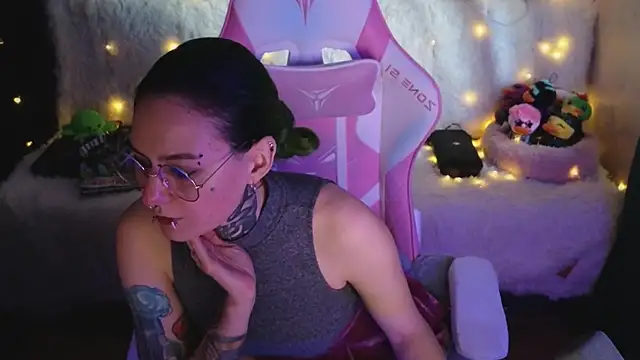 Ginger Stay online show from April 6, 2026, 8:48 am