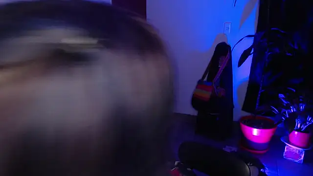 Snapshot of Raventh_ chatting on January 18, 2026, 1:20 am Raventh online show from January 18, 2026, 1:20 am